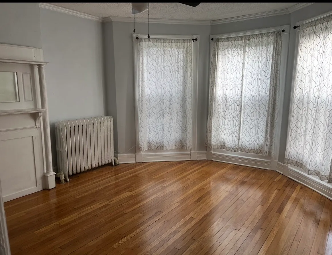 2 bed, 900 sqft, $1,500 — Photo 4