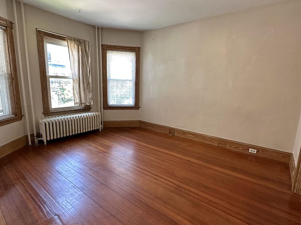 1st image of 40 Weld Hill St #1