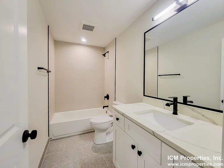 4405 N Seeley Ave #1 — Photo 8