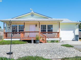 1175 Harlem St SE, Bandon, OR 97411