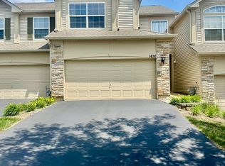 1676 Fredericksburg Ln, Aurora, IL 60503