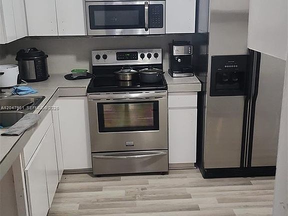 3rd image of 15115 NE 6th Ave #32