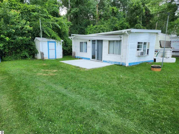 831 S Main St, Au Gres, MI 48703