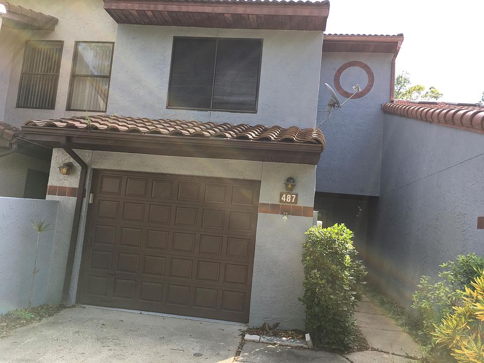 1st image of 487 Lakebridge Dr