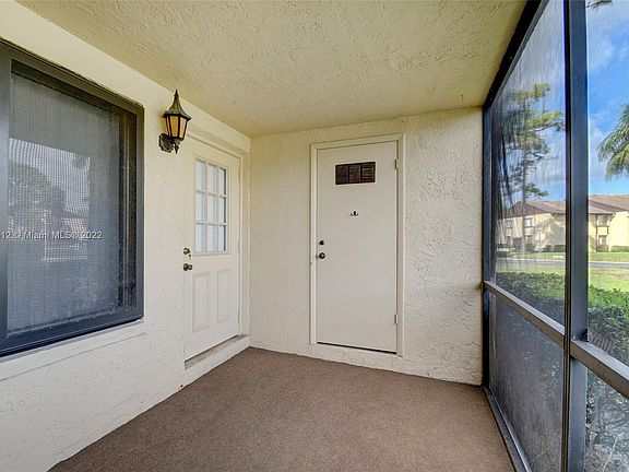5th image of 406 Pine Glen Ln APT D-1