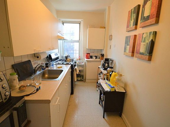 5th image of 6389 Saunders St #D17