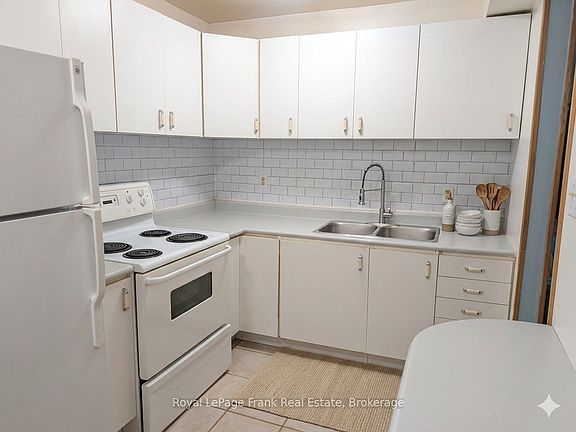 3rd image of 101 Dovedale Dr #26