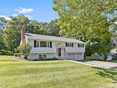 24 Crocus Ln, Trumbull, CT, 06611