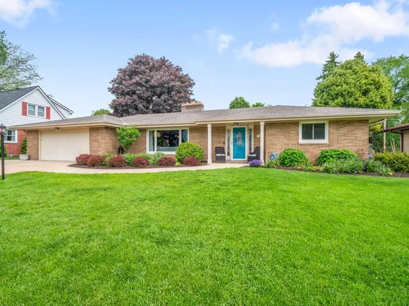 212 Parkway DRIVE, South Milwaukee, WI 53172