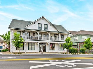 9040 Windsor Rd, Windsor, CA 95492