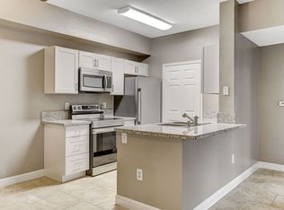 231 W Horizon Ridge Pkwy APT 912, Henderson, NV 89012