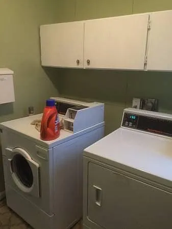 5 bed, 900 sqft, $750 — Photo 2