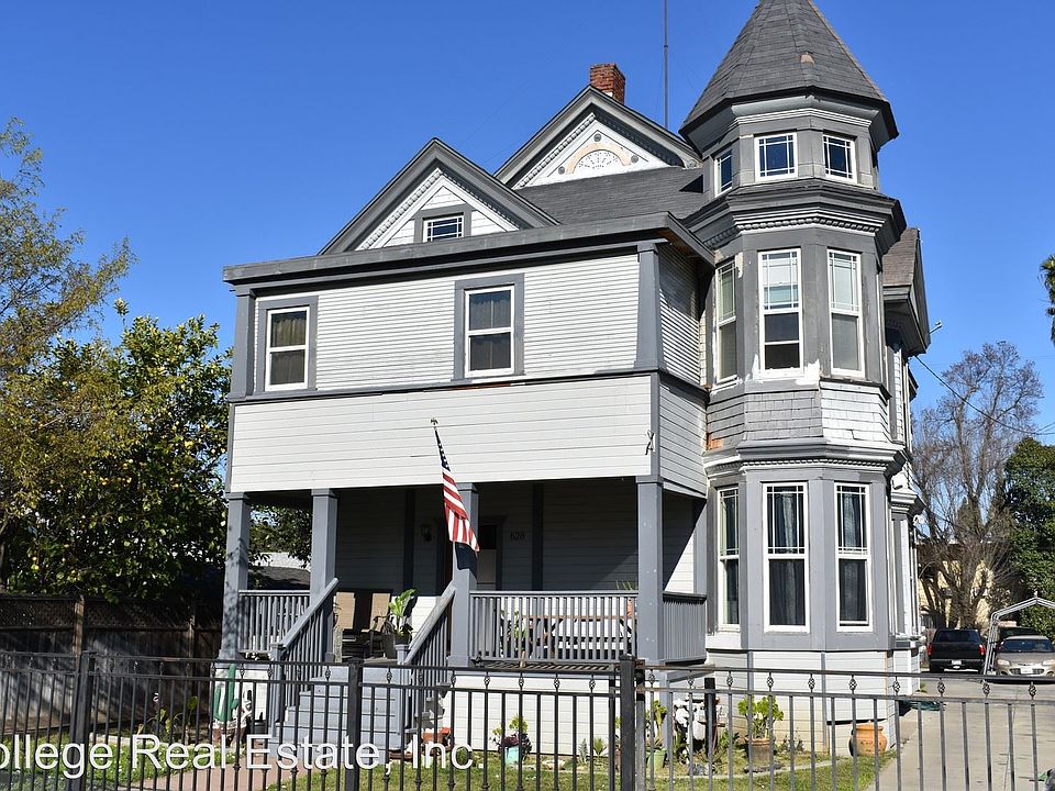 1st image of 628 N Baker St APT 3