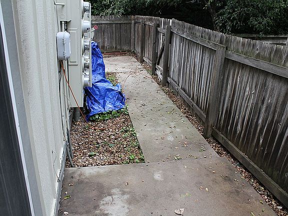 backyard walkway 