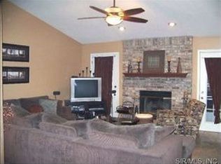 1700 Cloverdale Dr, Edwardsville, IL 62025