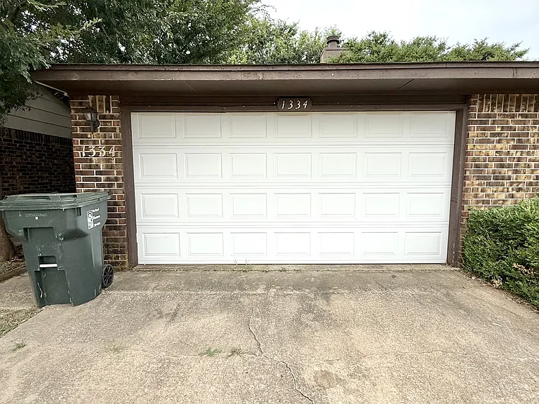 1334 Eastgate Dr #1 — Photo 4
