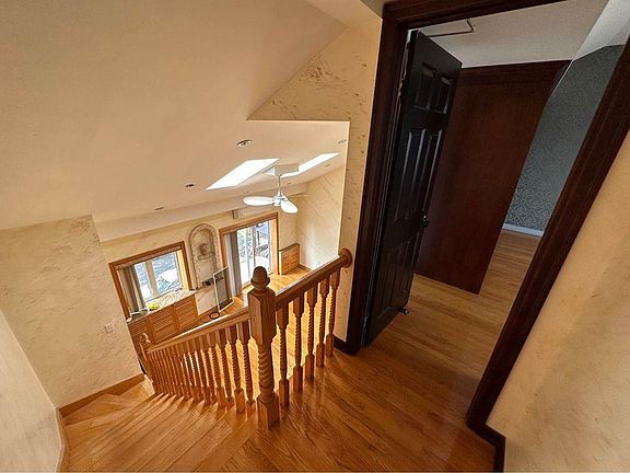 5th image of 140 Bay 50th St #2
