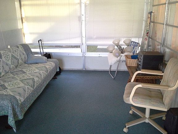 Lanai-vinyl windows