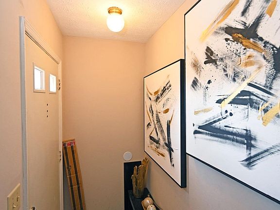 5th image of 10878 Ponds Ln