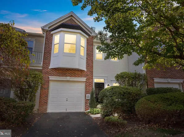 4 Tankard Ln, Washington Crossing, PA 18977