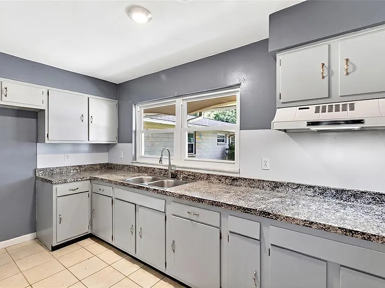 2622 SW 35th Ave — Photo 7