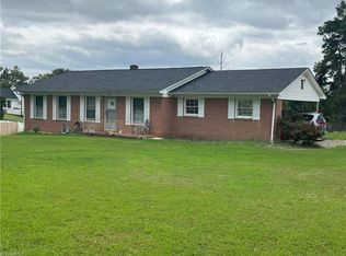 1609 Lexington Ave, Thomasville, NC 27360