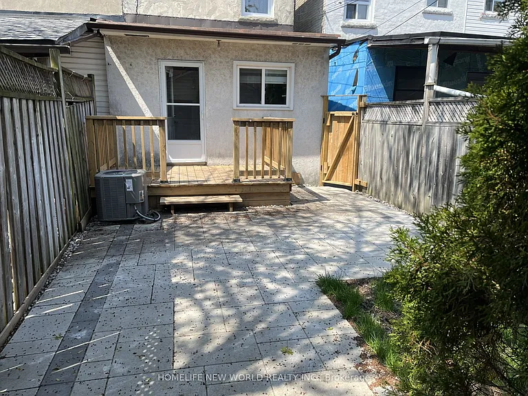 19 Britannia Ave — Photo 23