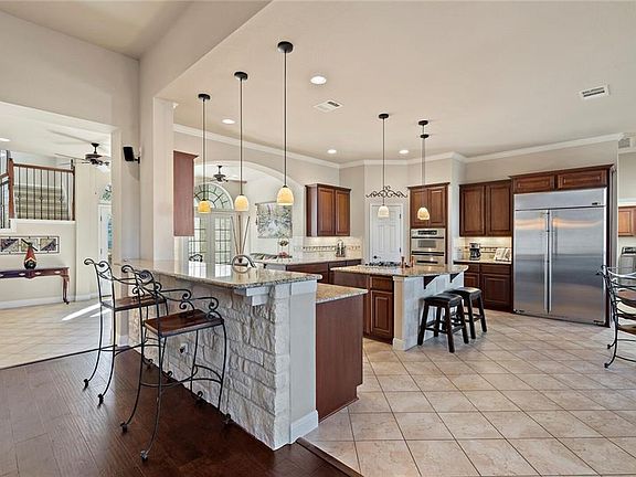 3rd image of 13700 Country Lake Dr