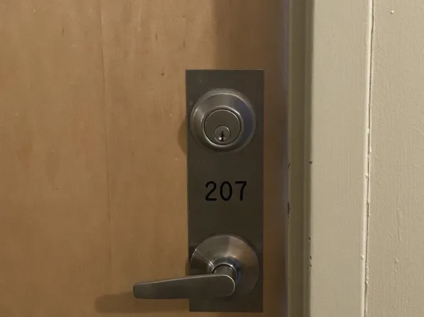 410 King St W #207, Kitchener, ON N2G 1C3