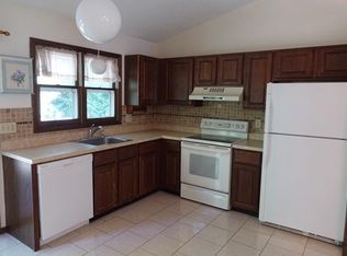 41 Algonquin Rd, Clifton Park, NY 12065