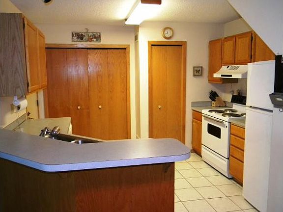 4th image of 4027 Wilshire Cir