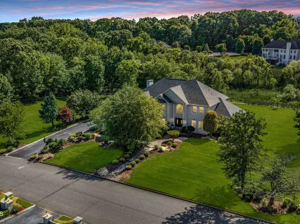 14 Diamond Hill Road, Marlboro, NJ 07746