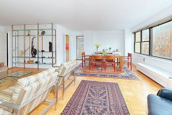 3rd image of 15 W 72nd St APT 17B