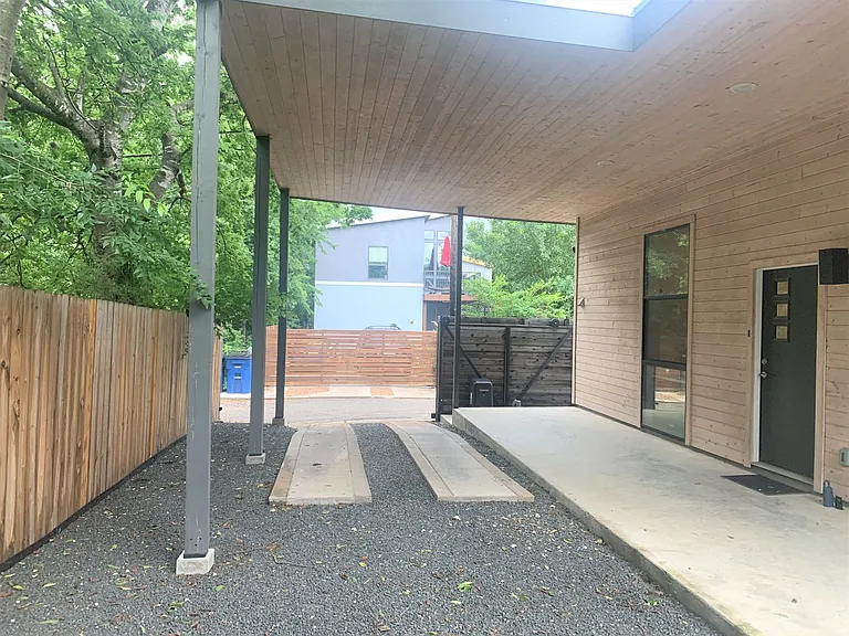 2103 E 14th St #B — Photo 17