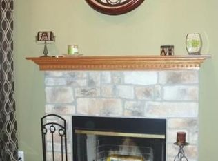 N61W15560 Edgemont Dr, Menomonee Falls, WI 53051