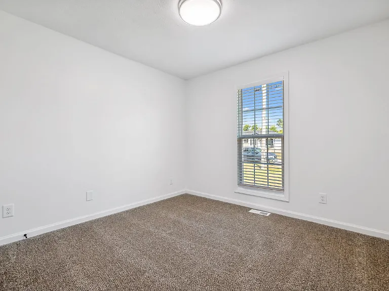 1824 Cottingham Ct — Photo 33