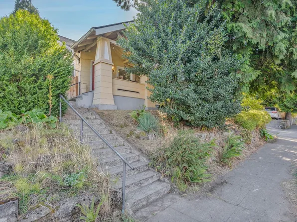 236 NE Lombard St, Portland, OR 97211