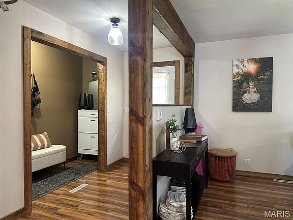 5th image of 1112 Meadow Ln