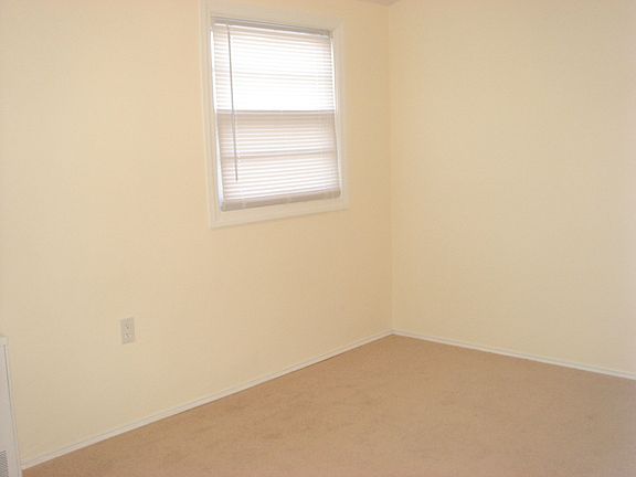 4th image of 109 Harvest Ln