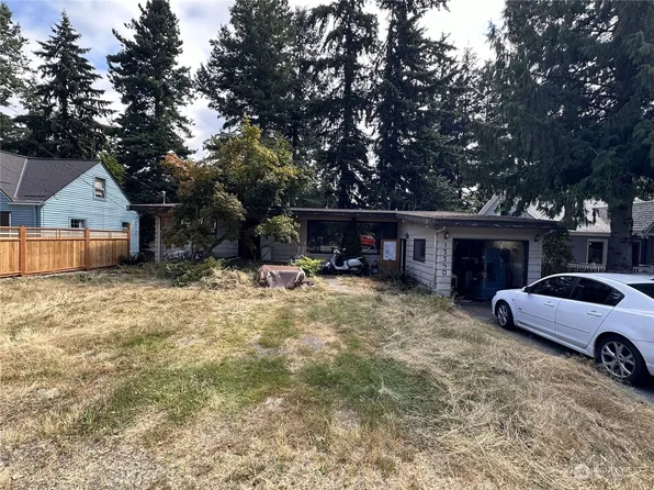 15540 Ashworth Avenue N, Shoreline, WA 98133