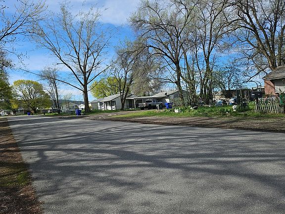 5th image of 1415 N Lily Rd