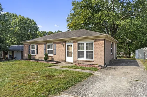 8210 Candelabrum Pl Photo 1