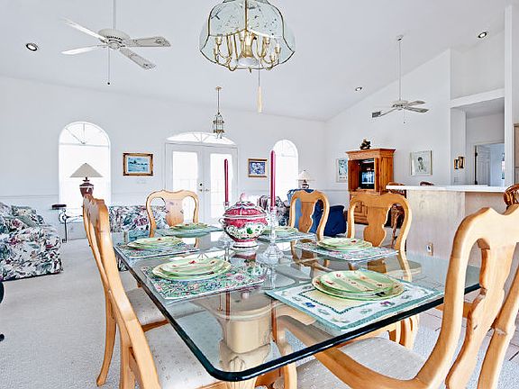 5th image of 743 Sand Dollar Dr