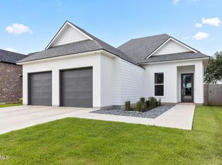 230 Whispering Meadows Rd, Broussard, LA 70518