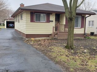 936 Jackson St, Aurora, IL 60505