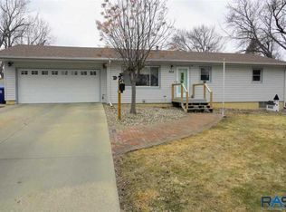 605 S Churchill Ave, Sioux Falls, SD 57103