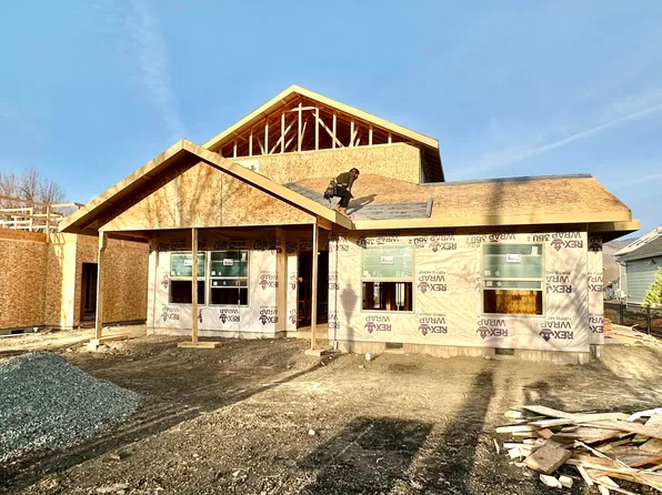 267 Talent Ave, Talent, OR 97540