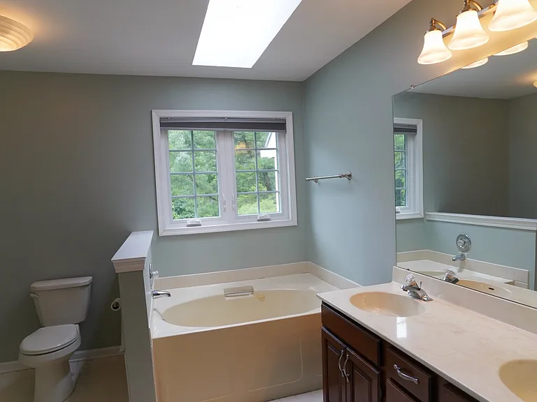 205 E Village Ln — Photo 8