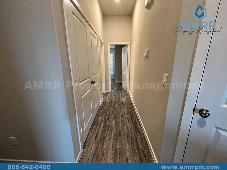 2105 N Avenue K — Photo 14