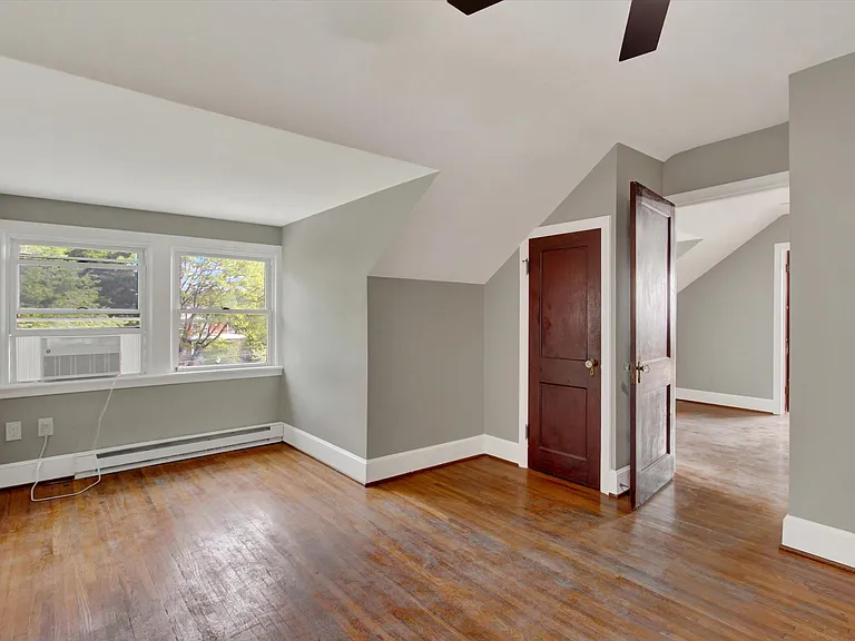 715 Oak Hill Ave #3N — Photo 10